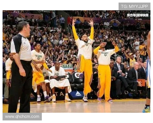 老鹰官媒发布特雷杨替补席随手投篮精准入网引热议展现球星手感